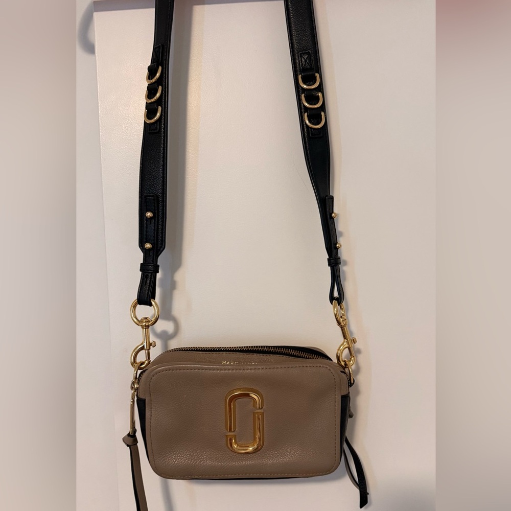 Marc Jacobs Black and Tan SoftShot21 Bag